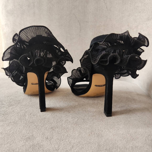 Gianni Bini dress sandals 6.5 black suede chiffon ruffle Franz high heel  new$110